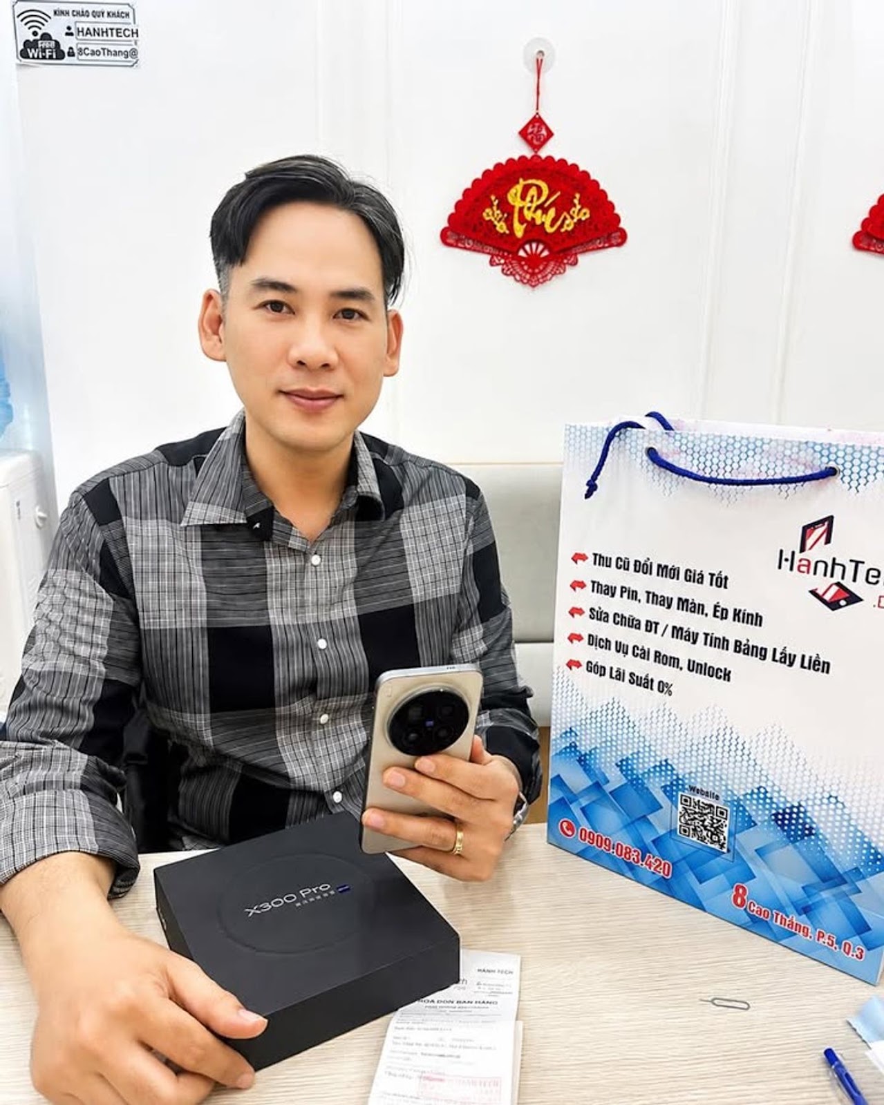 🌅 𝗩𝗶𝘃𝗼 𝗫𝟯𝟬𝟬 𝗣𝗿𝗼 16/512GB – Khởi đầu ngày mới cùng flagship ZEISS cực chất tại Hạnh Tech 🔥