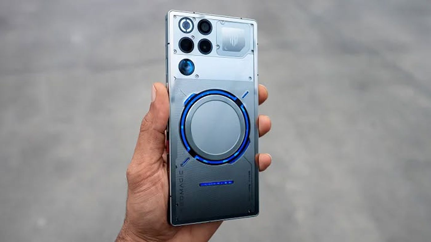 The Coolest Smartphone of 2025, via YouTube Video Feed https://timkiem.click/watch.php?hl=US&v=zl15p8gZ_-k